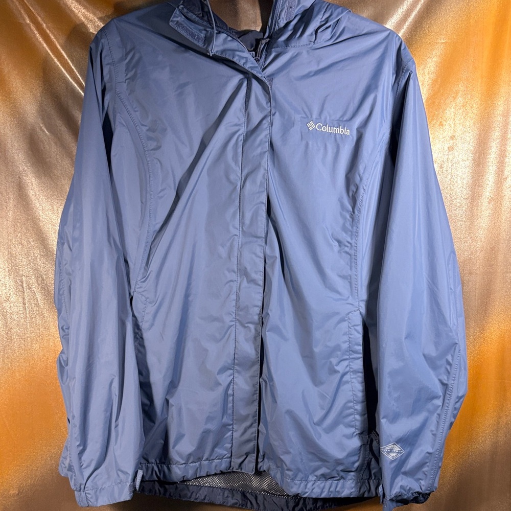 Columbia large Stormy Blue Hooded Jacket.‎ 44” chest.  Box V